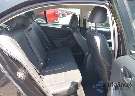 2013 Volkswagen Jetta 2.5L Se z USA, uszkodzony, nr VIN 3VWDX7AJ2DM351005